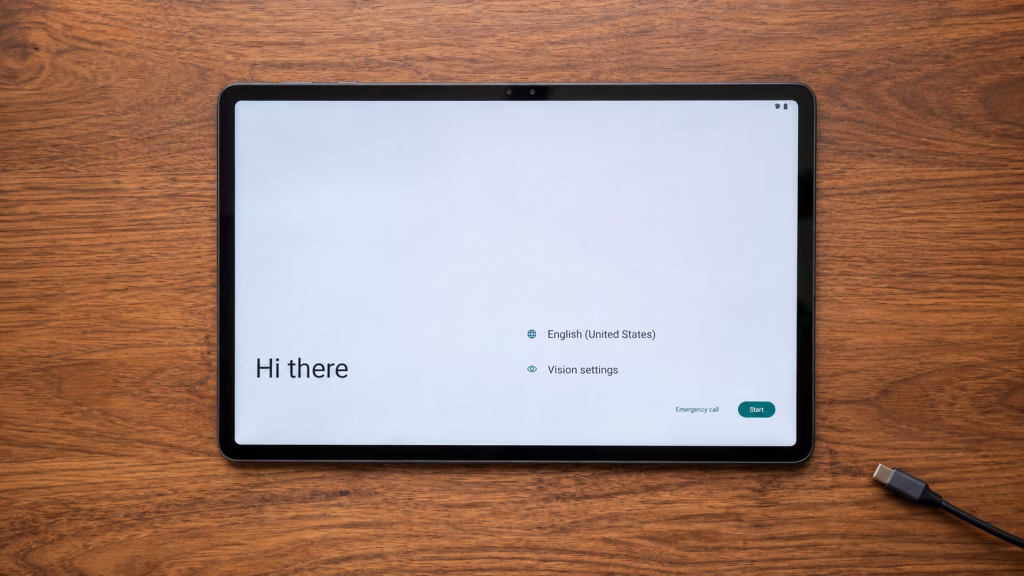 Lenovo Tab P11 Pro (TB-J706F) sous LineageOS affichant l'écran de bienvenue Android